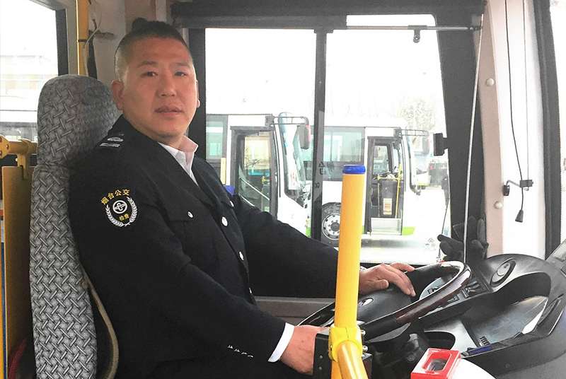 鮑明?！珖鴲蹗従礃I駕駛員楷模